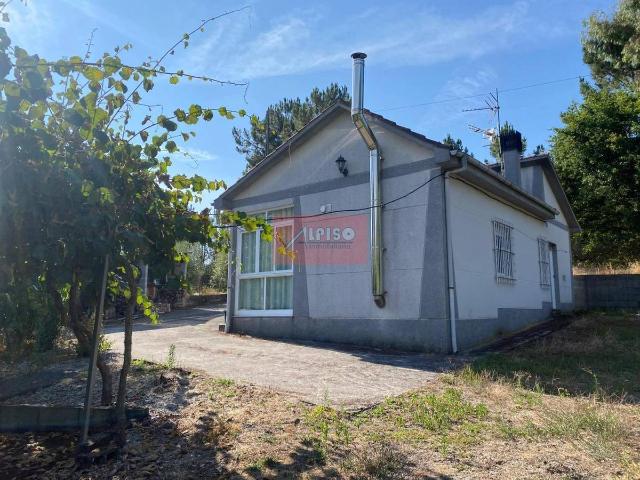 Villa en venta en Paderne De Allariz