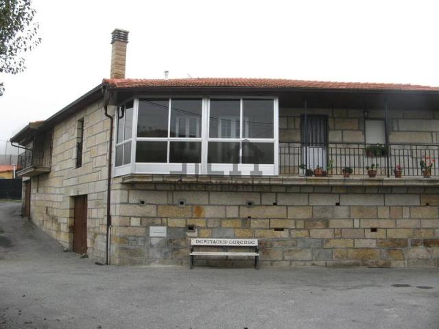 Villa en venta en Paderne De Allariz