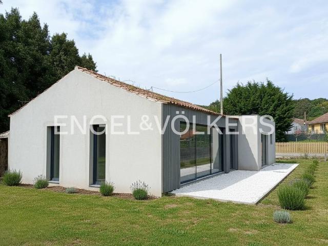 Chalet en venta en A Angustia, Vigo