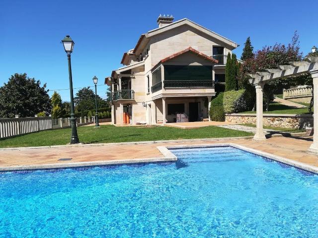 Chalet en venta en A Angustia, Vigo