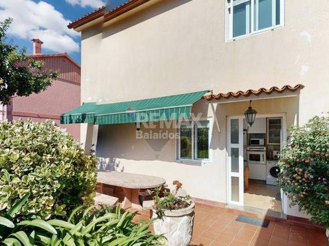 Chalet en venta en A Angustia, Vigo