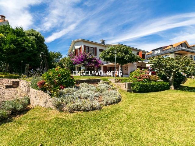 Chalet en venta en A Angustia, Vigo