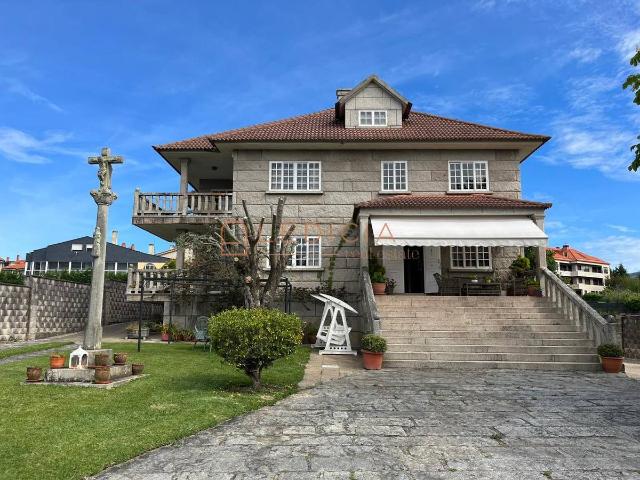 Chalet en venta en A Angustia, Vigo
