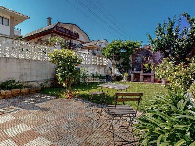 Chalet en venta en A Angustia, Vigo