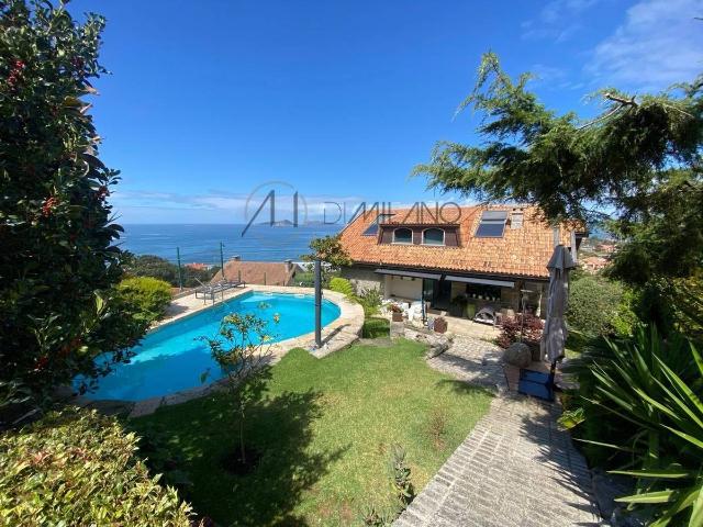 Chalet en venta en A Angustia, Vigo