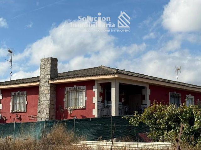 Chalet en venta en Parada De Arriba, Castilla y León