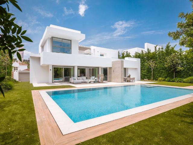 Villa en venta en Estepona, Barriada Blas Infante