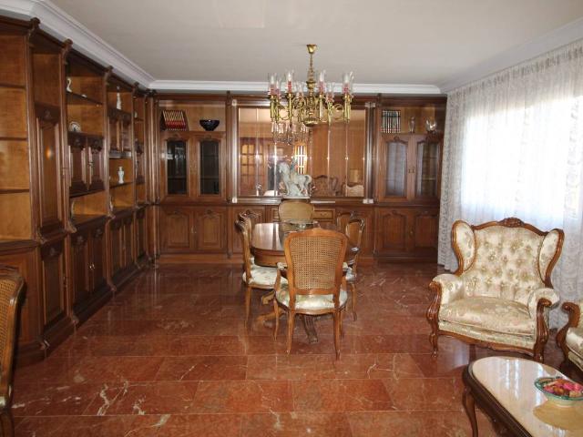 Villa en venta en Figueres