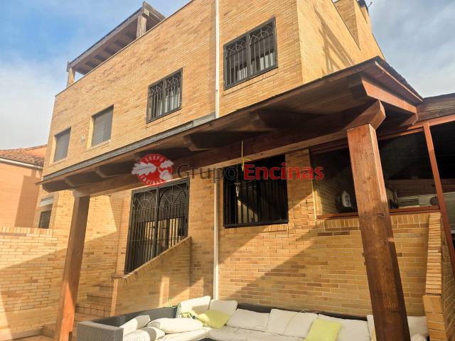 Chalet en venta en Parla, Madrid