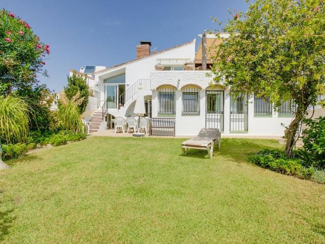 Chalet en venta en Barriada Islas Canarias, Costa del Sol Occidental