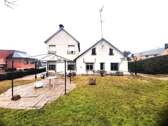 Villa en venta en Móstoles, Parque Vosa
