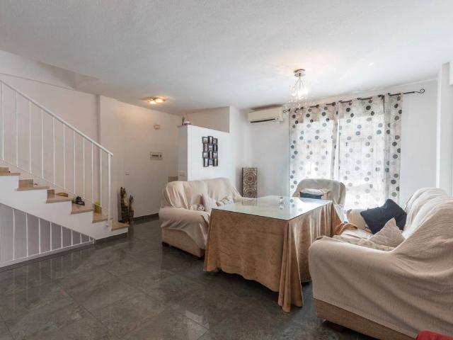 Villa en venta en Churriana De La Vega
