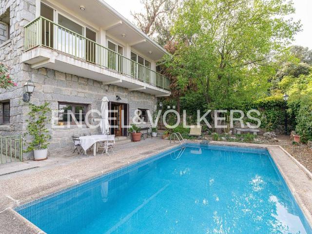 Chalet en venta en Los Bomberos, Torrelodones