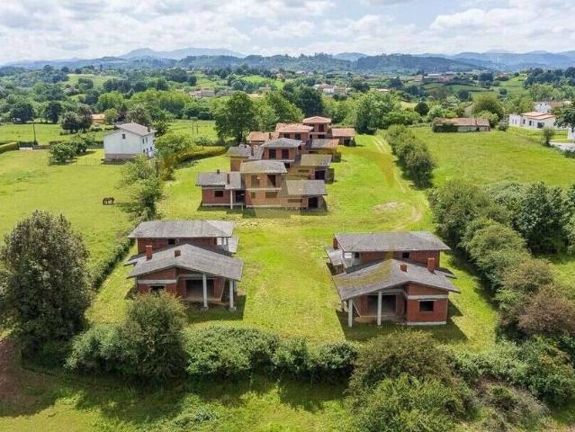 Chalet en venta en Santolaya, Siero
