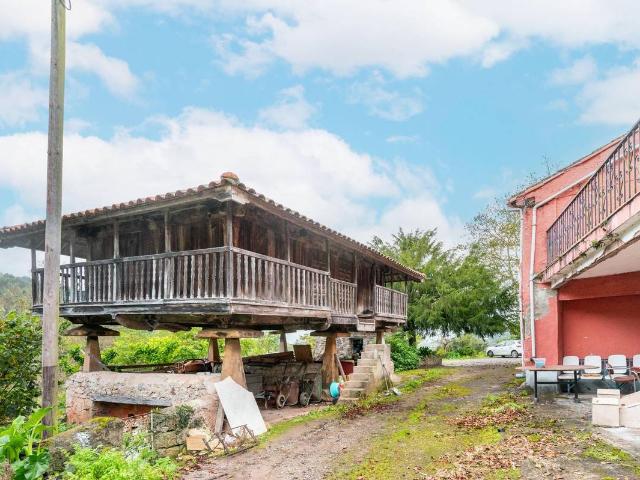 Chalet en venta en Santolaya, Siero