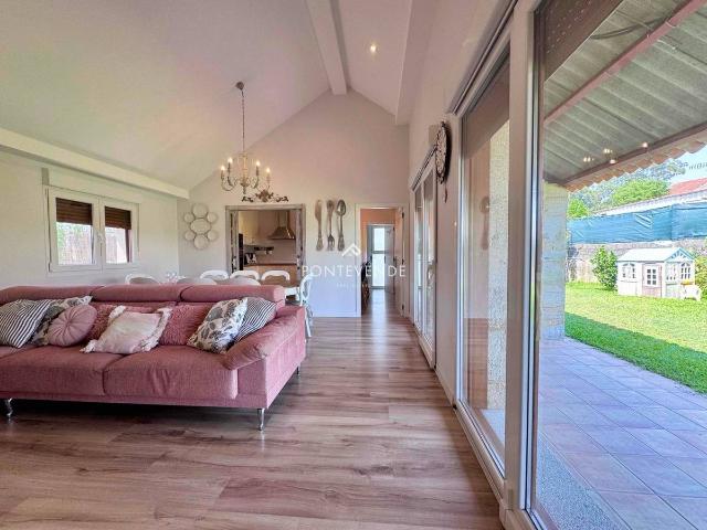 Chalet en venta en Moureira de Arriba, Pontevedra