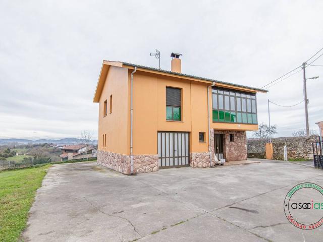 Chalet en venta en Centro, Oviedo