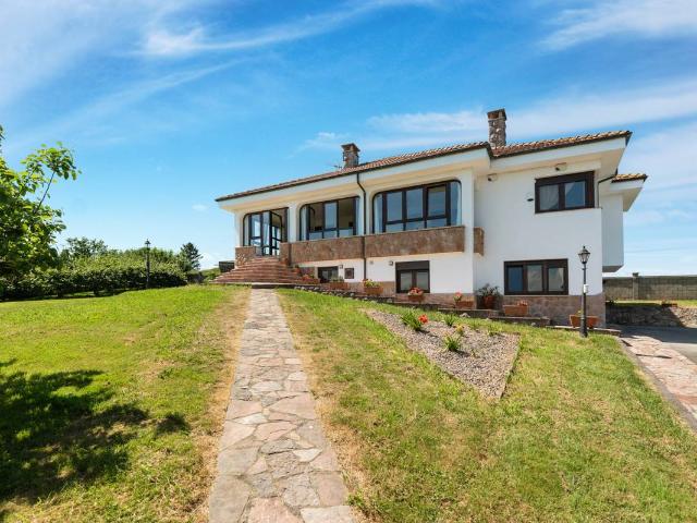 Chalet en venta en Centro, Oviedo