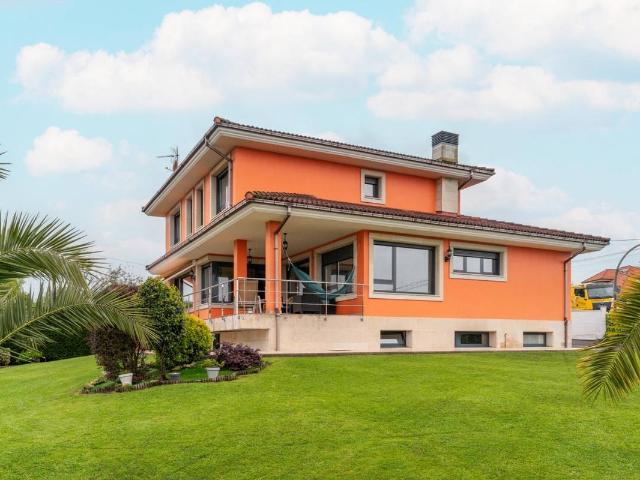 Villa en venta en Oviedo, Casco Antiguo