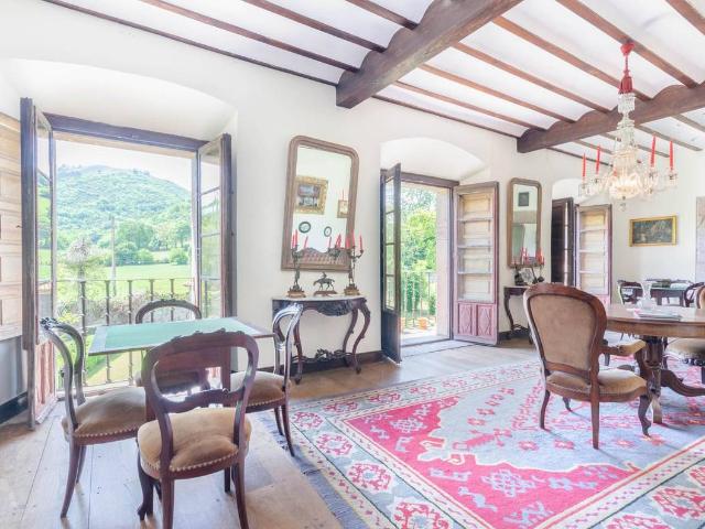 Villa en venta en Oviedo, Casco Antiguo