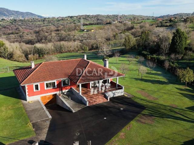 Chalet en venta en Centro, Oviedo