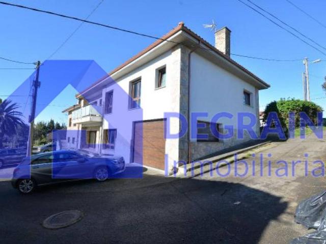 Chalet en venta en Centro, Oviedo