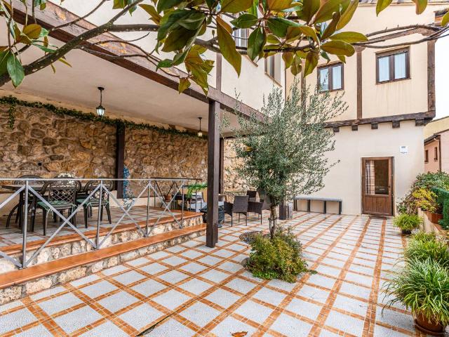 Chalet en venta en Pastrana, Castilla-La Mancha