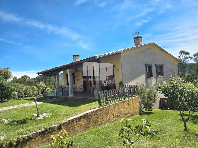 Villa en venta en Pazos De Borbén