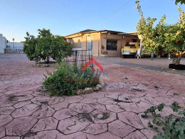 Chalet en venta en Utrera, Andalucía