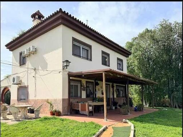 Chalet en venta en Utrera, Andalucía