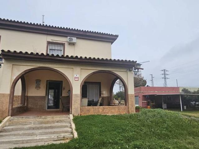 Chalet en venta en Utrera, Andalucía