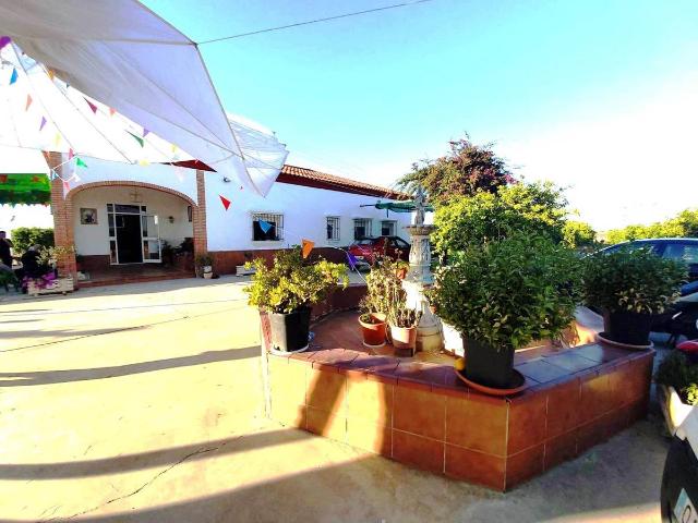 Chalet en venta en Utrera, Andalucía