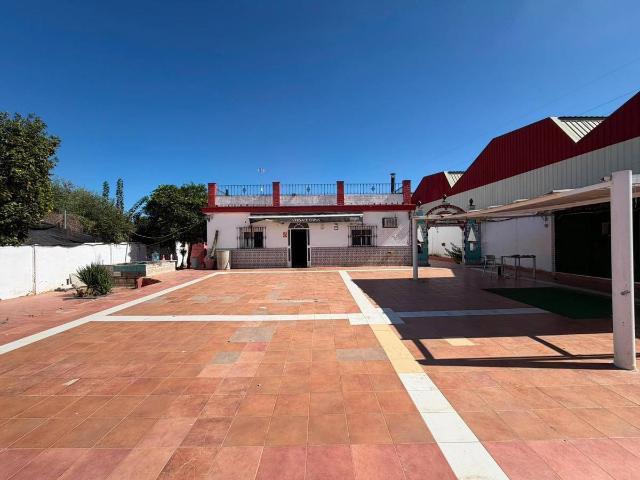 Chalet en venta en Utrera, Andalucía