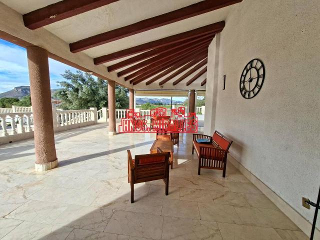 Chalet en venta en Aspe, Valencia