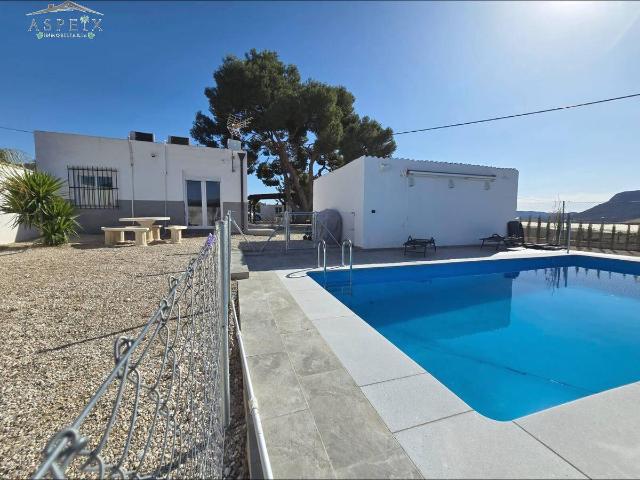 Chalet en venta en Aspe, Valencia