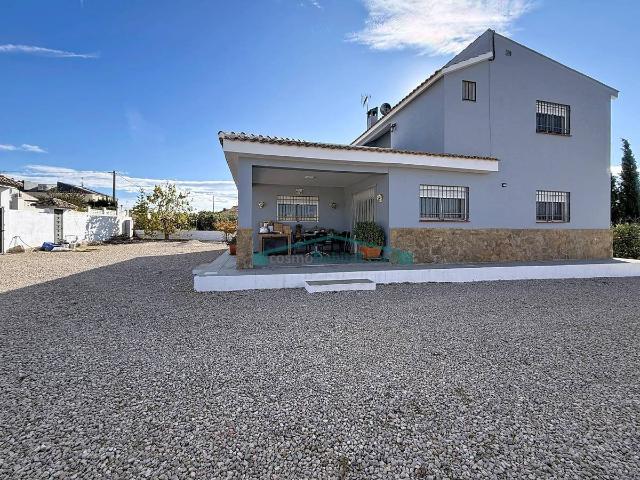 Chalet en venta en Pedralba, La Serranía