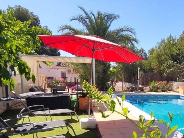 Chalet en venta en Pedralba, La Serranía