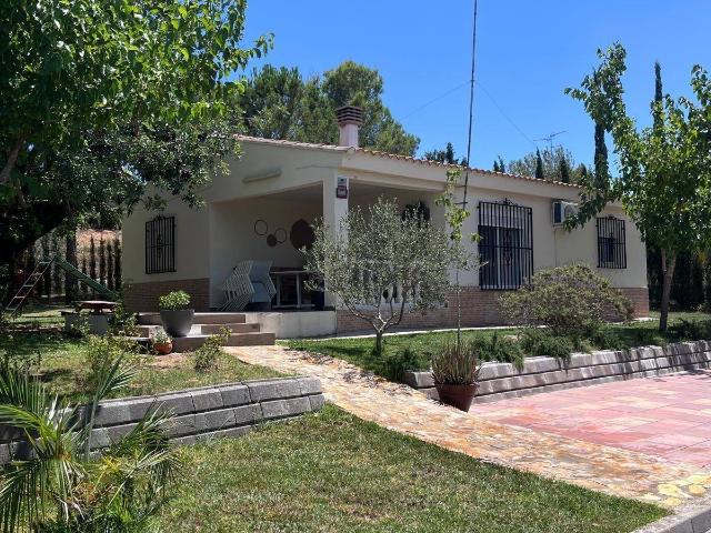Chalet en venta en Pedralba, La Serranía