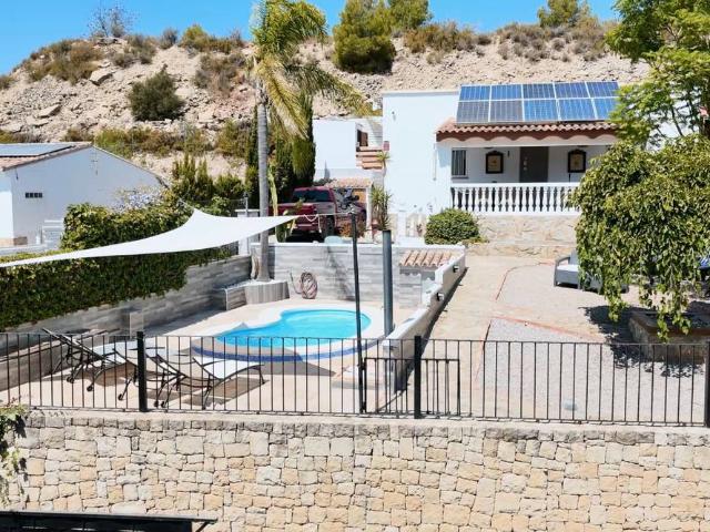 Chalet en venta en Pedralba, La Serranía