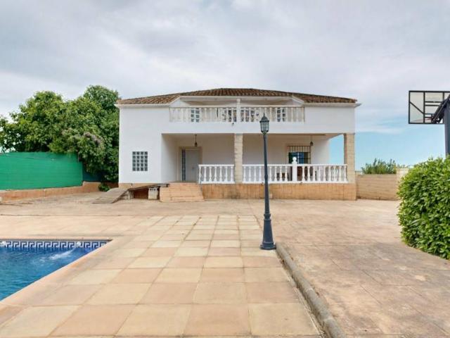 Chalet en venta en Pedralba, La Serranía