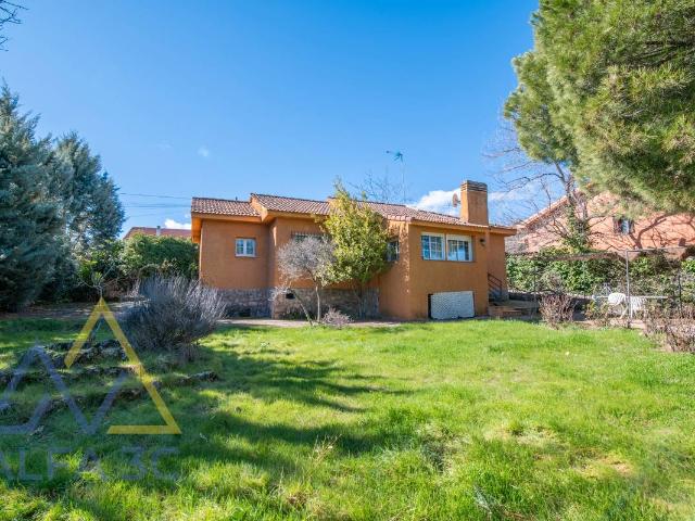 Chalet en venta en Pedrezuela, Madrid