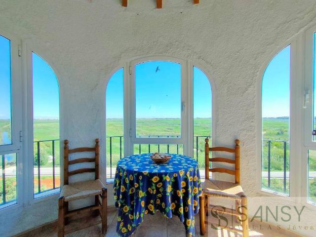 Villa en venta en Pego