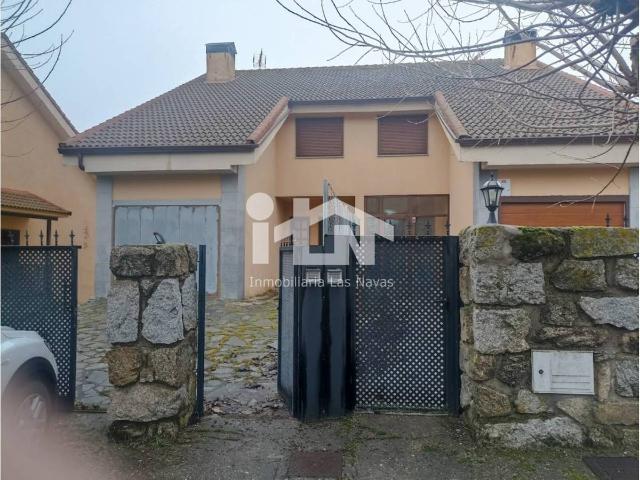 Villa en venta en Peguerinos