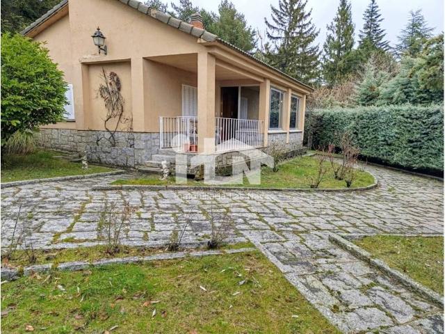 Chalet en venta en Sexmo de El Espinar, Peguerinos