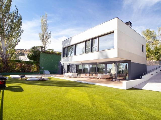 Chalet en venta en Pelayos De La Presa, Madrid