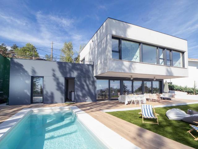 Chalet en venta en Pelayos De La Presa, Madrid