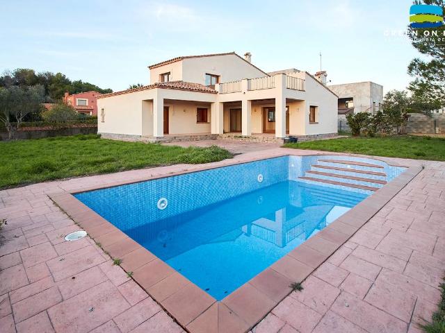 Villa en venta en Peralada