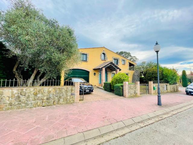 Villa en venta en Peralada