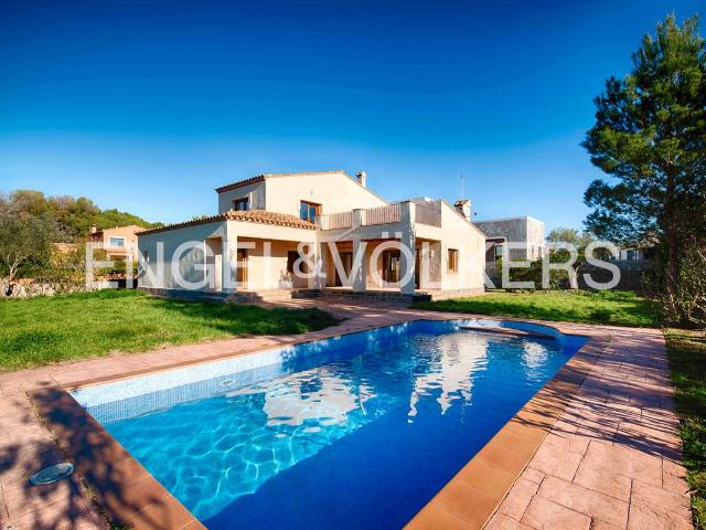 Villa en venta en Peralada