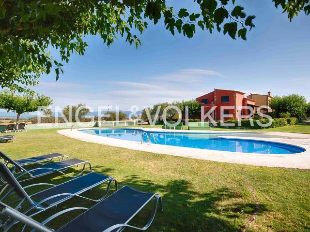 Villa en venta en Peralada